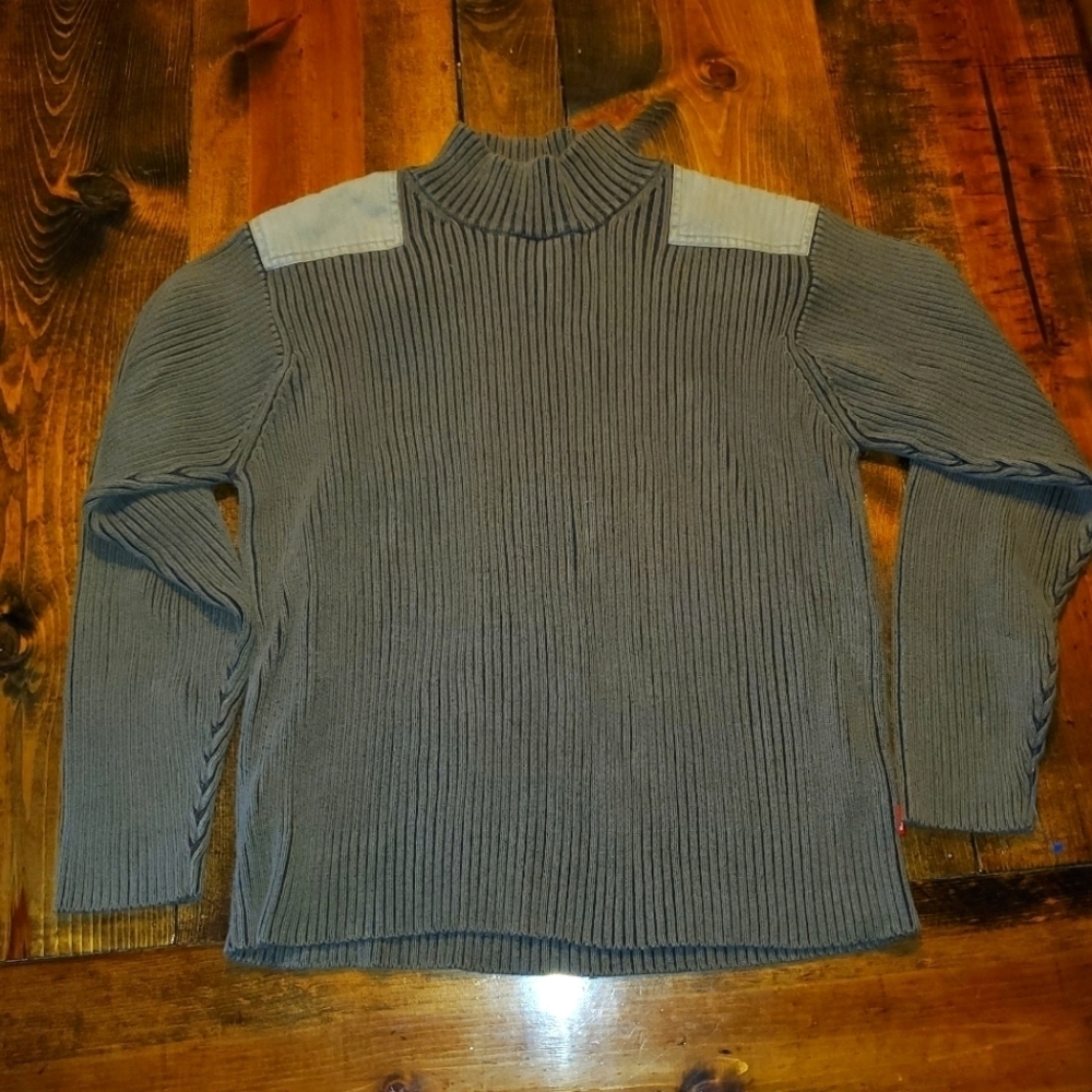 Levi's green sweater with crem shoulder patches Large
